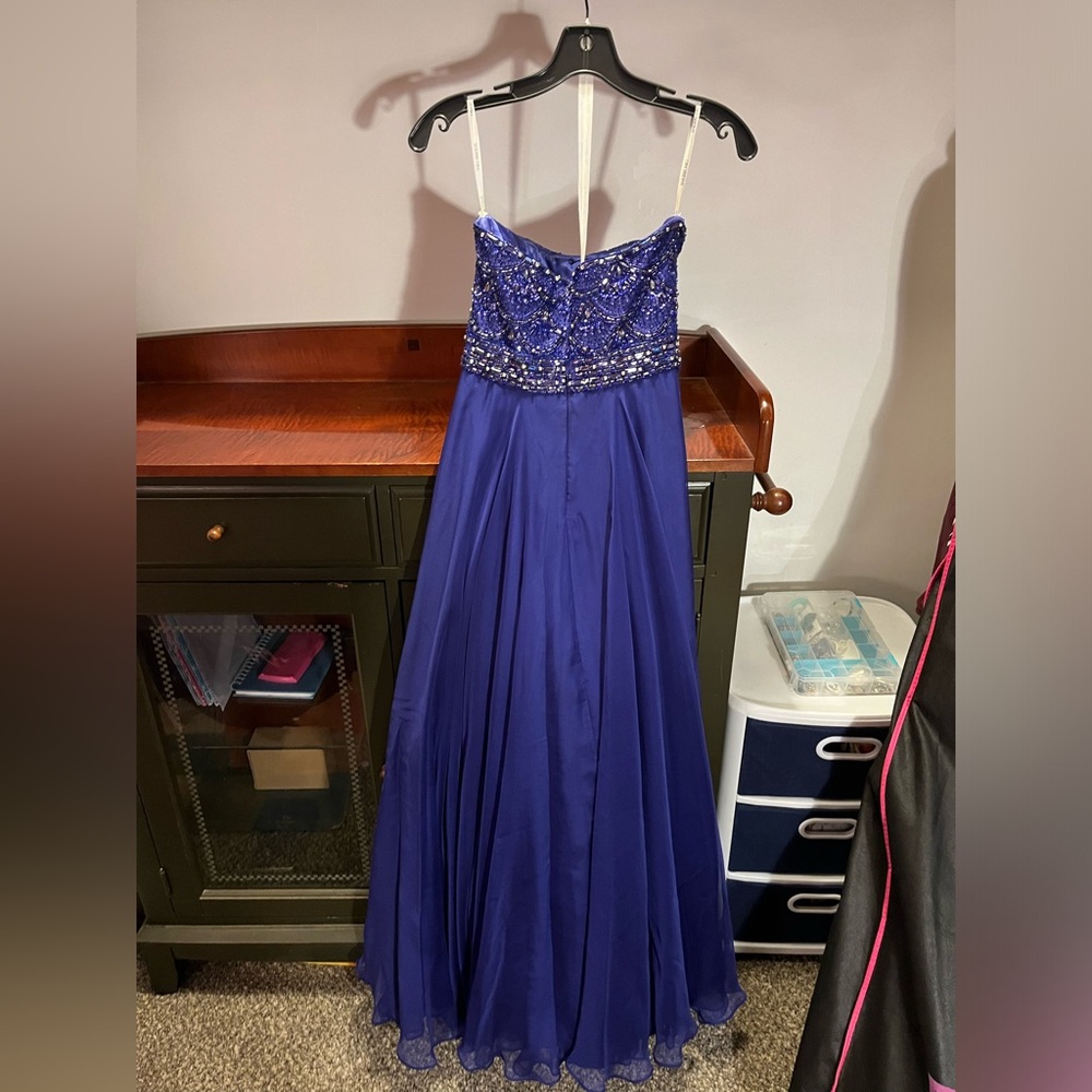 Sherri Hill Prom Dress - Picture 2 of 4